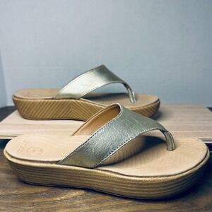 Crocs Monterey A-Leigh Metallic‎ Wedge Flip Sandals Gold Platform Thong Womens 5